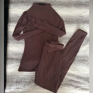 Naked wardrobe legging set